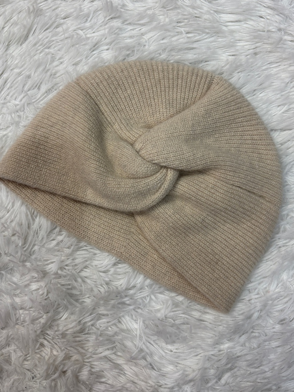 Aritzia Alxiliary Wrap Beanie Cashmere Beige